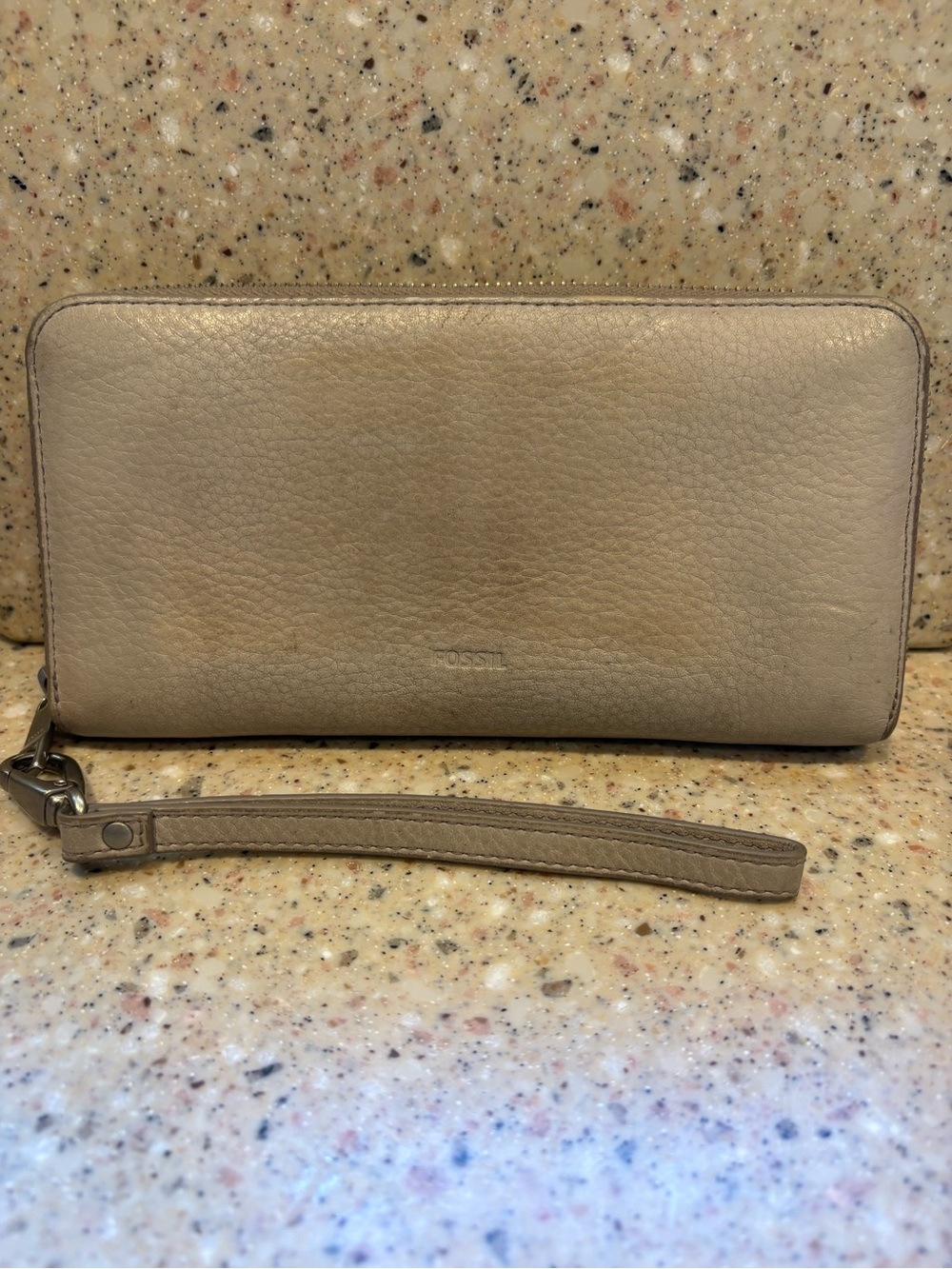 Fossil Caroline Mineral Gray Pebbled Leather Zip Around Wristlet Wallet